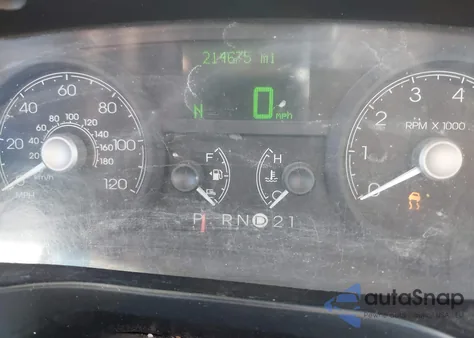 2006 Lincoln Town Car Signature Limited из США, поврежденный, VIN 1LNHM82V86Y622494